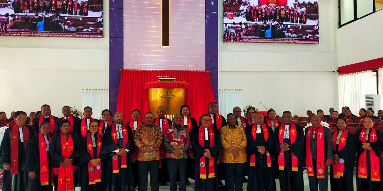 Gubernur, Bupati Manokwari, Ketua Sinode Resmikan Gedung Baru Gereja GKI Agape