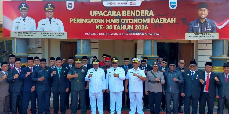 Peringati Hari OTDA Ke-30: Bupati Manokwari Tekankan Efisiensi Anggaran dan Tekan Kebocoran PAD