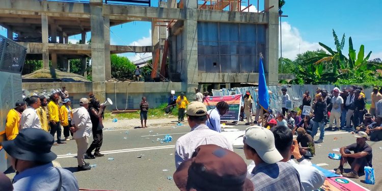 Desak Tarik TNI dari Wilayah Sipil, Ratusan Mahasiswa Gelar Demo Damai