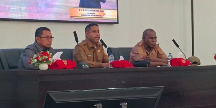 Bupati Teluk Bintuni Minta Proses Pengangkatan 546 Honorer Segera Rampung