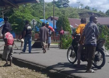 Prostes Mutasi JPT, Sejumlah Ruas Jalan di Maybrat Dipalang