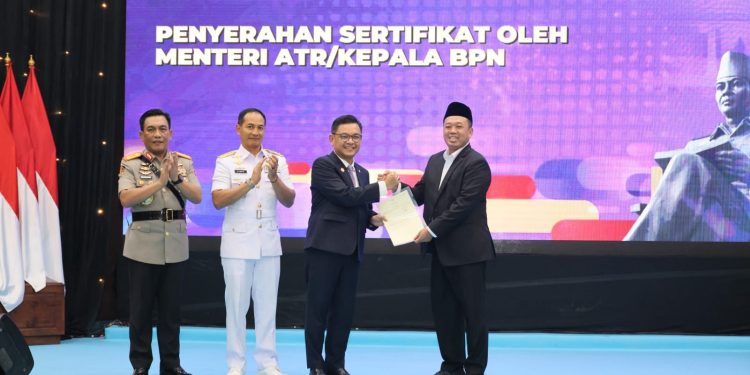 Serahkan Sertipikat Hak Pakai untuk Lemhannas RI, Menteri Nusron: Perkuat Kepastian Hukum Aset Negara