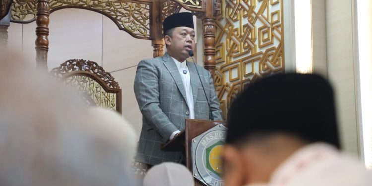 Jadi Khatib Iduladha, Menteri Nusron Sampaikan Pesan untuk “Sembelih” Ego dan Keserakahan