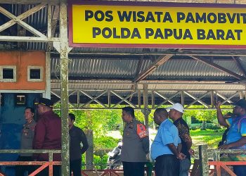 Pemkab Manokwari dan Polda Papua Barat Hadirkan Pos Wisata di Pantai Pasir Putih