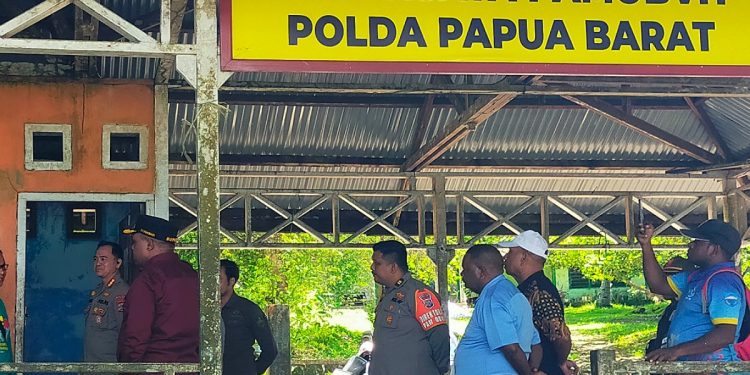 Pemkab Manokwari dan Polda Papua Barat Hadirkan Pos Wisata di Pantai Pasir Putih