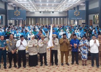 Wagub Nausrau Lepas 296 Jemaah Calon Haji PBD, Tekankan Fokus Urusan Ibadah