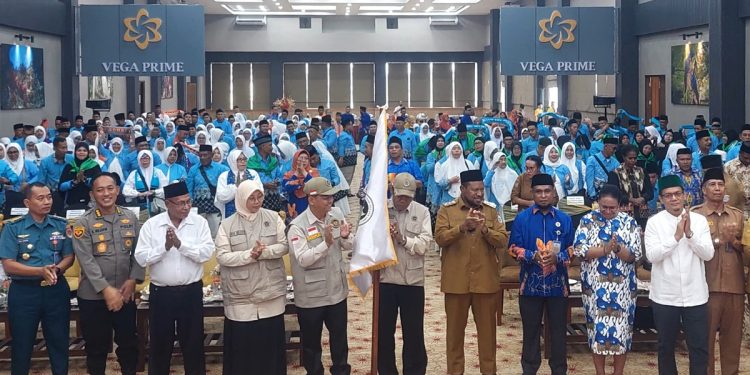 Wagub Nausrau Lepas 296 Jemaah Calon Haji PBD, Tekankan Fokus Urusan Ibadah