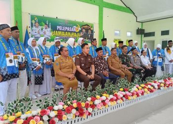 Bupati Lepas 17 Calon Jamaah Haji Teluk Bintuni, Tekankan Kesehatan dan Kekompakan
