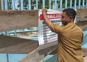 Bupati Buka Palang Kantor Perpustakaan dan Kearsipan Teluk Bintuni