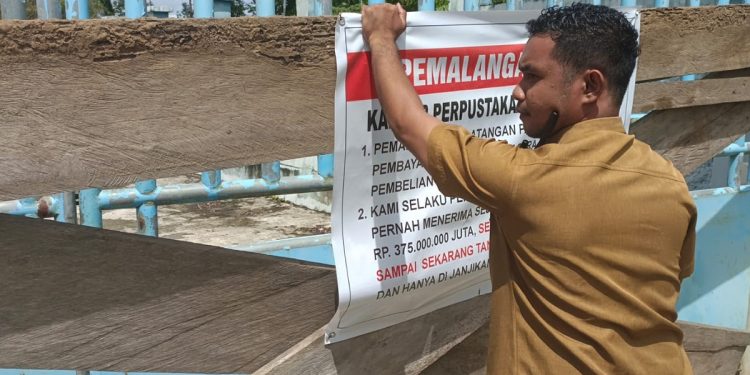 Bupati Buka Palang Kantor Perpustakaan dan Kearsipan Teluk Bintuni