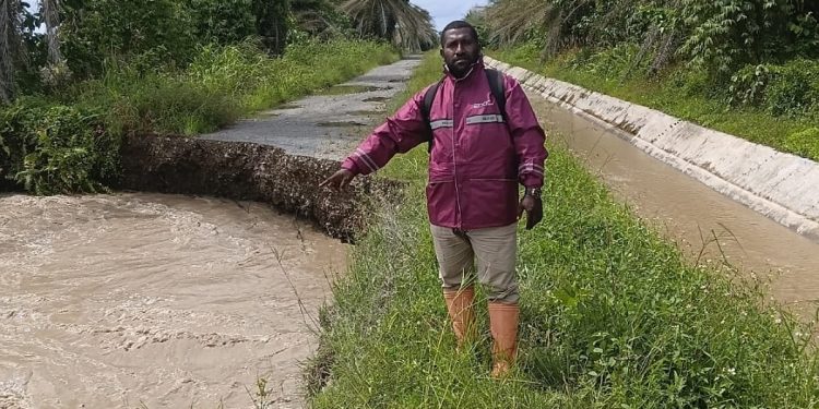 Akses Jalan di Kampung Igor Terputus Putus Akibat Banjir