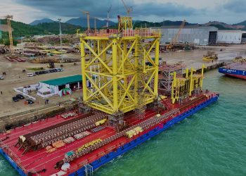 Proyek Tangguh UUC: Jacket Pertama Berangkat ke Fakfak