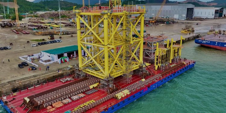 Proyek Tangguh UUC: Jacket Pertama Berangkat ke Fakfak