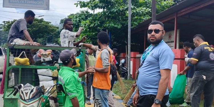 Terdapat 8 Sepeda Motor Pengangkut Sampah di Wilayah Kelurahan Amban