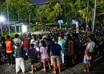 Ratusan Warga Kota Sorong Nobar Film Dokumenter “Pesta Babi”