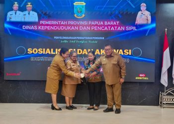 Dorong Transformasi Digital, Disdukcapil Papua Barat Sosialisasikan dan Aktifkan IKD di Manokwari