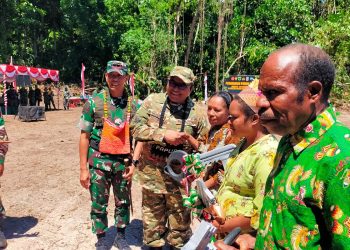 Pangdam Kasuari Tutup TMMD ke-128 di  Kampung Tanah Rubuh