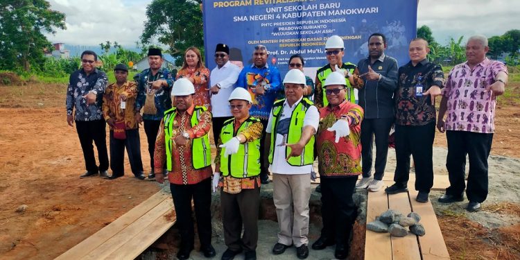 Mendikdasmen Kucurkan Rp8,1 Miliar Bangun SMA Negeri 4 Manokwari