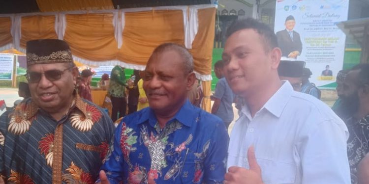 Petrus Kasihiw–Matret Kokop Apresiasi Yohanis–Joko Berhasil Hadirkan Mendikdasmen ke Bintuni