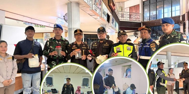 Tim Patroli Pelabuhan Sorong Gagalkan Penyeludupan Burung Kasturi Kepala Hitam