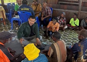 H. Asri Serap Aspirasi Warga Teluk Bintuni