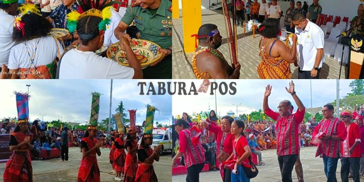25 Suku dan Kelompok Adat Ikut Parade Budaya Meriahkan HUT Teluk Bintuni ke-23