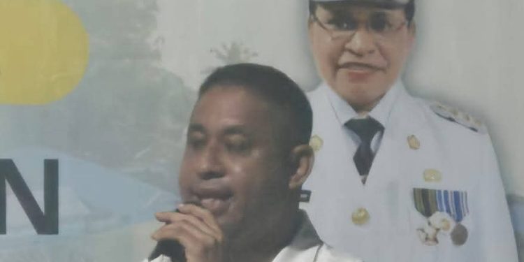 Pererat Silaturahmi, Dua Bupati Bertemu Warga Suku Tehit