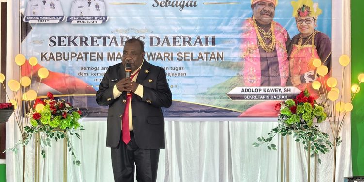 Adolop Kawey Dilantik Definitif Jabat Sekda Mansel, Bupati: Jabatan Adalah Amanah