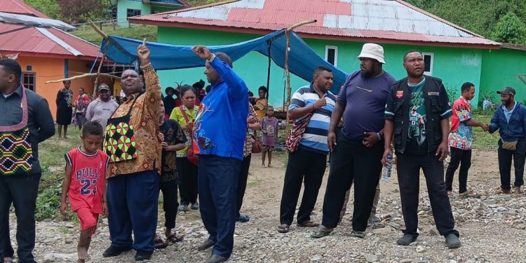 Khawatir Kampung Coisi Tergerus Longsor, DPRPB Minta Pemprov dan Pegaf Kolaborasi Cari Solusi