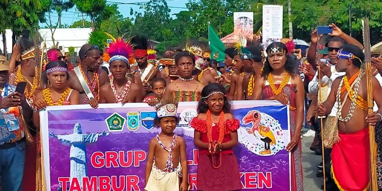 Dari Tanah Papua, Karnaval Budaya 38 Provinsi Meriahkan Pesparawi Nasional