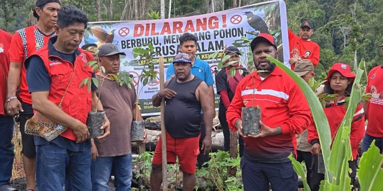 Merawat Pertiwi, DPC PDI Perjuangan Mansel Tanam Ratusan Pohon Buah
