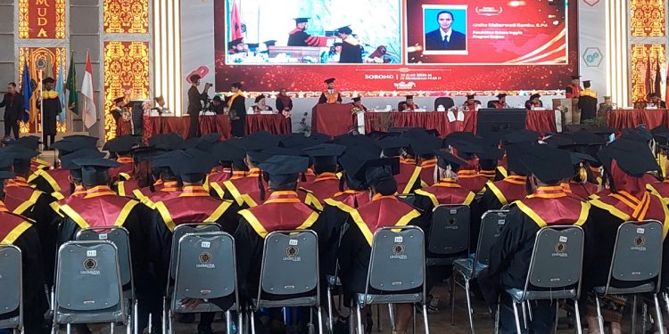 Unimuda Sorong Wisudakan 314 Sarjana dan Magister