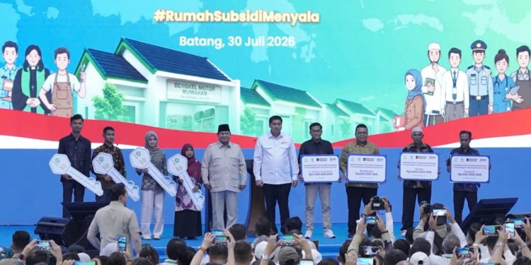 Hadiri Akad Massal 62.000 KPR Rumah Subsidi, Menteri Nusron: Legalitas Tanah Beri Kepastian bagi Masyarakat