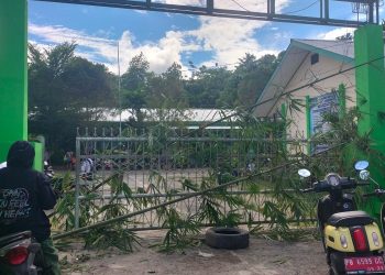 Minta Pendaftaran Offline, Orangtua Calon Siswa ‘Tutup’ Pintu Gerbang SMP Negeri 6