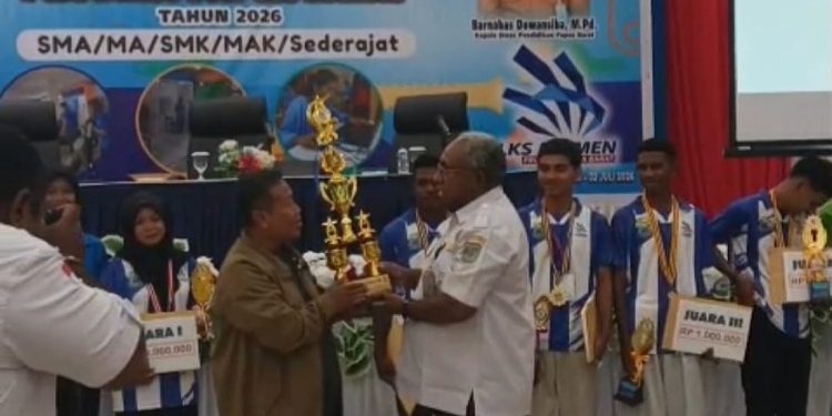 Sapu Bersih Juara I, Teluk Bintuni Sabet Juara Umum LKS SMK Papua Barat