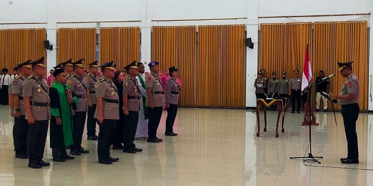Kapolda Pimpin Sertijab 7 PJU di Lingkungan Polda Papua Barat