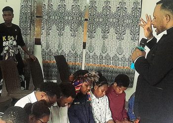 Herbert Helakombo Diteguhkan Pimpin HPMKY Kota Studi Sorong Periode 2026–2028