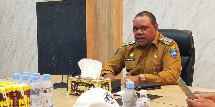 Penunjukkan Plt. AFK Manokwari Disayangkan Bupati Hermus Indou