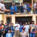 Sambangi Kontrakan Mahasiswa di Jayapura, Bupati Mansel Berikan Bantuan Sembako dan Dana Operasional