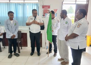 Kadisdikbudpora Teluk Bintuni Lepas Tim LCC 4 Pilar MPR SMAN 1