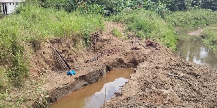 Atasi Genangan Air, PUPR Mulai Bangun Talud dan Box Culvert di Kampung Iguri