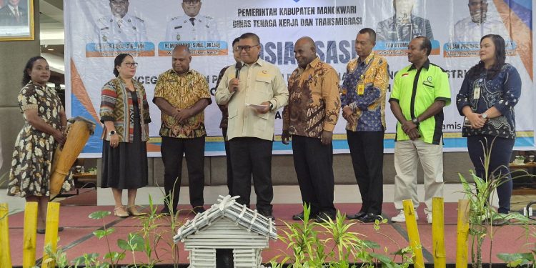Disnakertrans Manokwari Sosialisasi Pencegahan dan Penyelesaian Perselisihan Hubungan Industrial