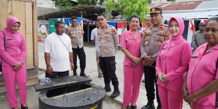 Polresta Manokwari Hadirkan Bantuan Sumur Bor untuk Warga Fanindi Pantai