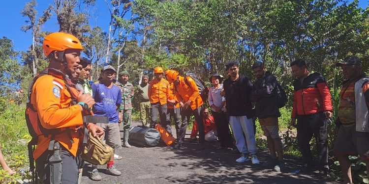 Tim SAR Cari Presenter TVRI Papua Barat yang Dilaporkan Hilang di Air Terjun Memti