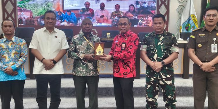 Tanah Bagian Identitas Orang Papua, Gubernur: Pengakuan Adat dan Negara Harus Beriringan