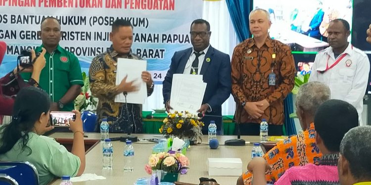 Kanwil Kemenkum Papua Barat Bentuk 56 Posbakum di Lingkungan GKI Klasis Manokwari