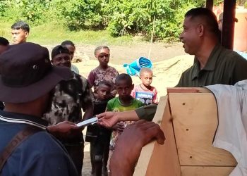 Bupati Yohanis dan Yasman Yasir Berbagi Kasih di Kampung Yaru