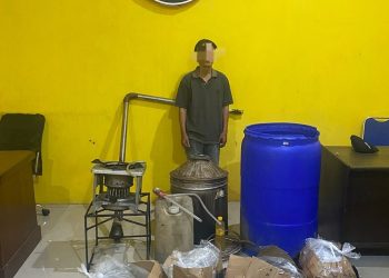 Produksi dan Edarkan Miras Cap Tikus, Seorang Lansia Diciduk Polisi