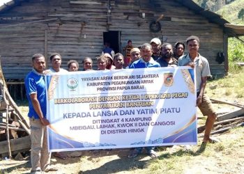 Yayasan ABS Bersama Waket I DPRK Pegaf Salurkan Bantuan untuk Lansia dan Anak Yatim Piatu
