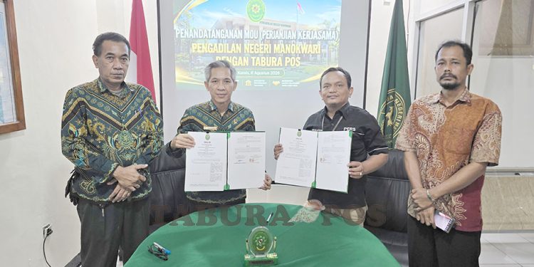 PN Manokwari dan Tabura Pos Tandatangani MoU Publikasi Informasi dan Layanan Hukum